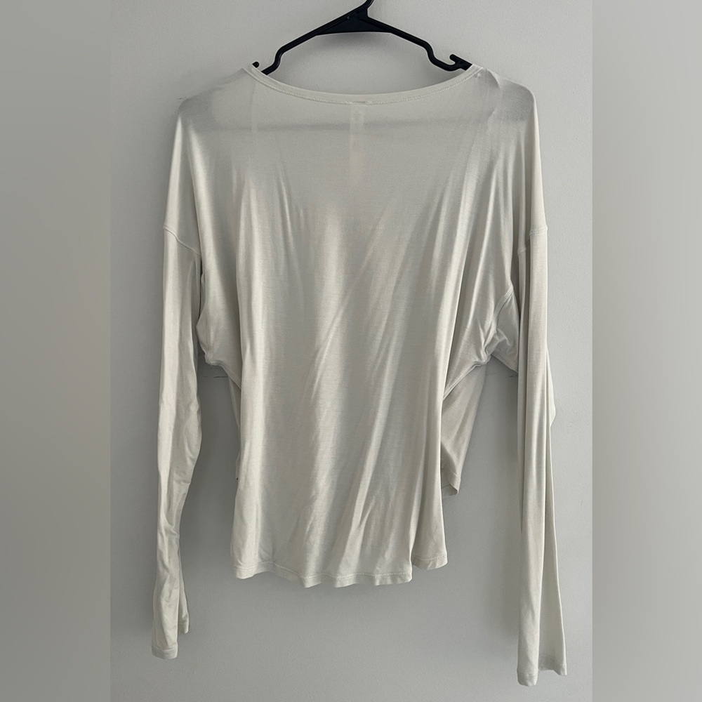Lululemon Light Green Open Front Knot Long Sleeve T-Shirt - Picture 2 of 3